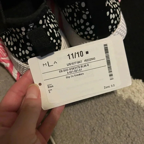 Monogrammed shoes - Picture 4 of 5